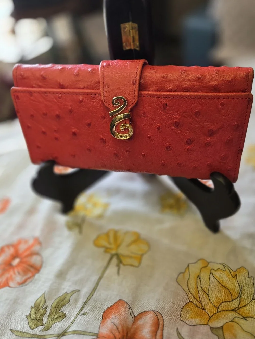 Vintage Vera Pelle Red Ostrich-Texture Genuine Leather Wallet with Gold Accent